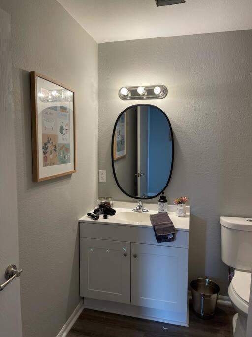 The Mary Lou - 2 Bedroom Apt In Quilt Town, Usa Hamilton Eksteriør billede