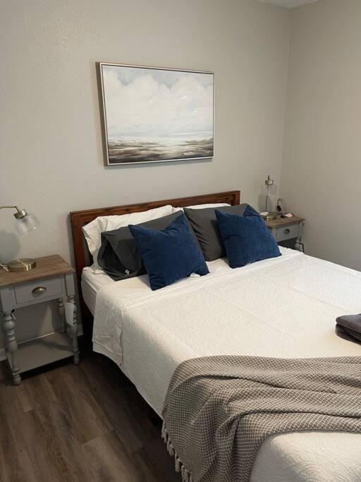 The Mary Lou - 2 Bedroom Apt In Quilt Town, Usa Hamilton Eksteriør billede